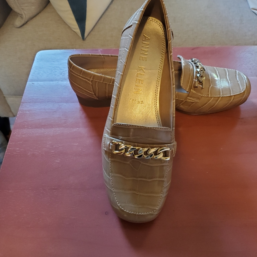 Shoes - Picture 2 of 2